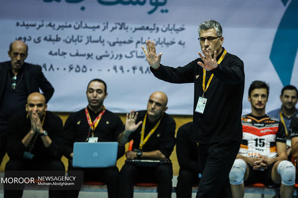 دیدار تیم های والیبال بانک سرمایه و شهرداری تبریز