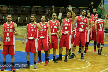 دیدار تیم های ملی بسکتبال ایران و عراق