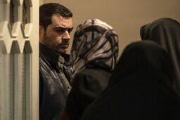 شهاب حسینی مقابل زندان اوین پیگیر ترانه علیدوستی