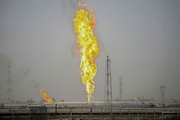 شرکت های صنعتی 140میلیون فوت مکعب گاز سمی در شرق اهواز می سوزانند