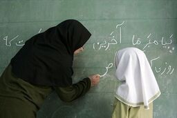 امروز حقوق معلمان پرداخت می‌شود