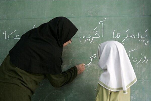 امروز حقوق معلمان پرداخت می‌شود