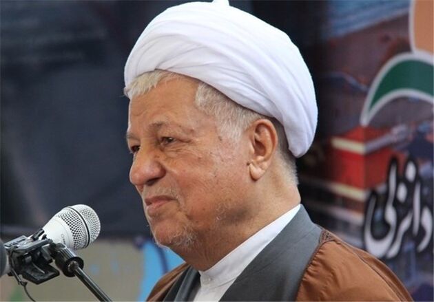 هاشمی‌رفسنجانی وارد جزیره خارگ شد