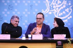 جنجال خبرنگاران و مانی حقیقی/بازی اکشن بازیگر زن