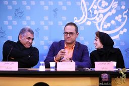 جنجال خبرنگاران و مانی حقیقی/بازی اکشن بازیگر زن