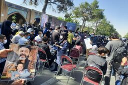 حضور وزیر ارشاد در مراسم تشییع پیکر محمد علی کشاورز