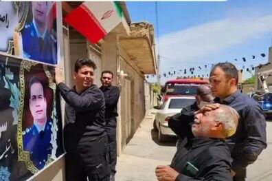 عکسی غم انگیز از پدر شهید خلبان
