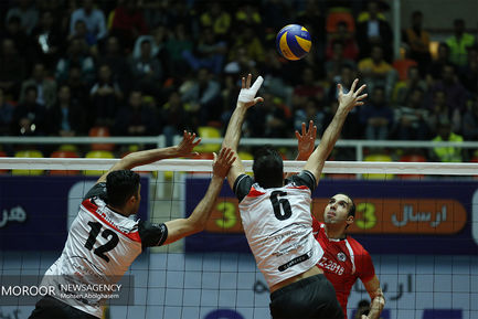 دیدار تیم های والیبال بانک سرمایه و شهرداری تبریز