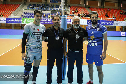 دیدار تیم های والیبال پیکان و شمس