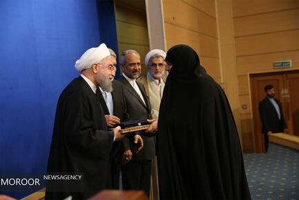 ضیافت افطار خادمان قرآن کریم با رییس جمهور