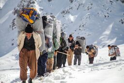 کولبر را قاچاقچی نمی‌دانیم