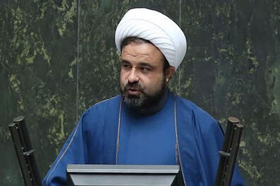 نباید مردم را از داشتن مدیران توانمندی چون شریعتمداری محروم کنیم