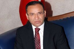 بازداشت‌ اعضای دموکراتیک خلق در چارچوب قانون اساسی است