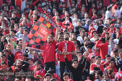 100 هوادار پرسپولیس در ورزشگاه نسف قارشی