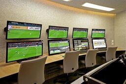 بدون VAR باید در قطر و امارات بازی کنیم