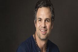 حرکت اعتراضی جمعی از چهره‌های سرشناس پیش از تحلیف ترامپ