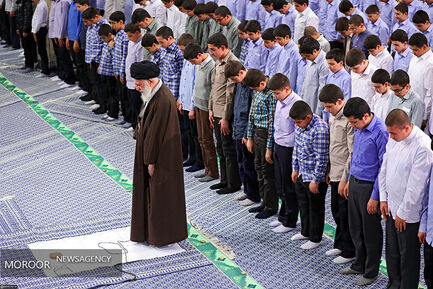 جشن تکلیف دانش آموزان با حضور رهبر انقلاب