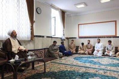 مراسم عمامه گذاری جمعی از طلاب مدرسه علمیه حضرت بقیه الله(عج)