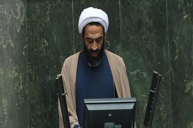  چند برابر کردن فروش نفت در بودجه 1400 خیال‌ پردازی دولت است/  دولت به بودجه 1400 آب بسته است