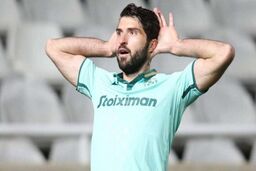 انصاری فرد بهترین بازیکن اومونیا شد