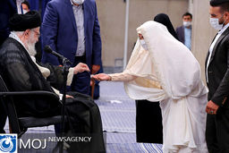 قرائت خطبه عقد خواهر شهید مدافع حرم مجید قربانخانی توسط رهبر انقلاب