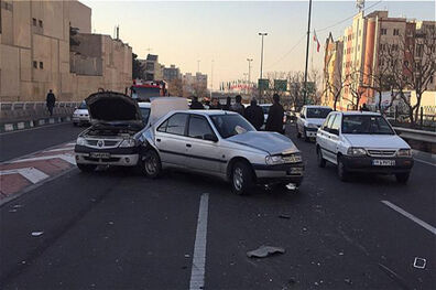 3 مصدوم  در سانحه رانندگی بزرگراه شهید ستاری تهران 