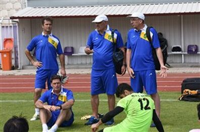 مدافع وسط تیم ملی عراق در راه ایران