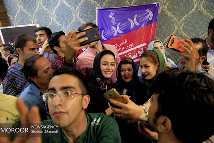 اکران فیلم زیر سقف دودی با حضور عوامل فیلم