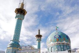 توزیع بسته‌های معیشتی بین نیازمندان توسط امامزاده صالح (ع) تجریش