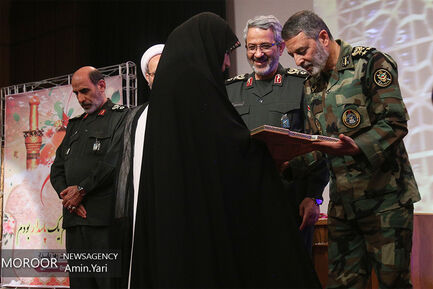 تجلیل از رزمندگان مدافع حرم