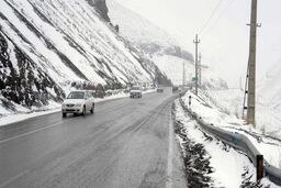 بارش برف و باران در محورهای مواصلاتی ۸ استان