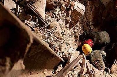 احتمال وجود 3 تا ۴ نفر زیر آوار حادثه مترو قم / سگ‌های زنده‌یاب هلال احمر به محل اعزام شدند 