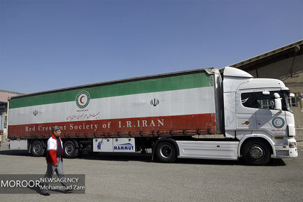 بارگیری کمک‌های جمعیت هلال‌احمر جهت ارسال به میانمار